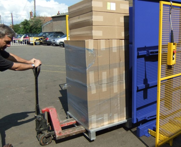 托盘翻转机操作要通过正确流程