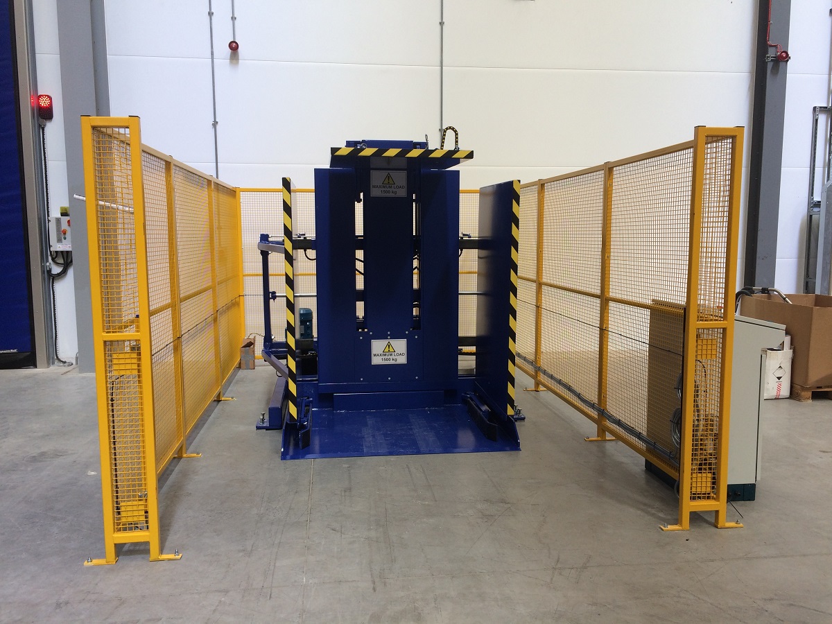 Tray changer can make it faster and easier for you to replace loaded trays or damaged trays.